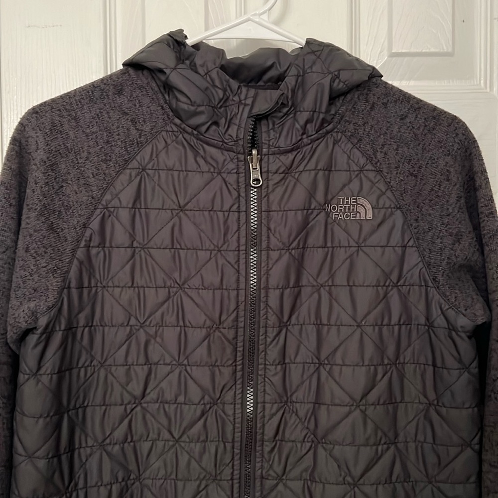 The North Face boys large 14/16 black jacket